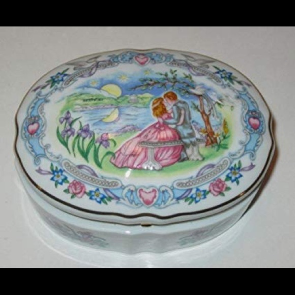 Rare 1980s Heritage Gail Limited Edition Music Box - Picture 3 of 7